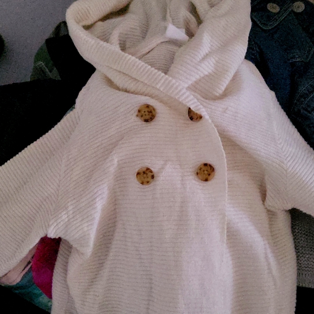 Gap sweater